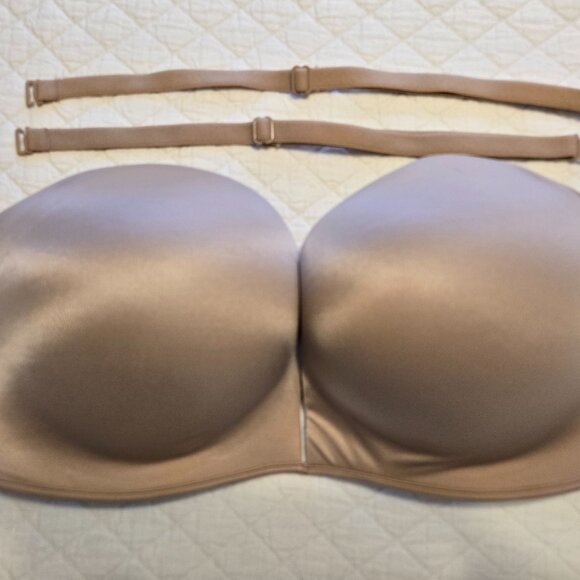 Pre-loved VS Bombshell Bra - Picture 2 of 13